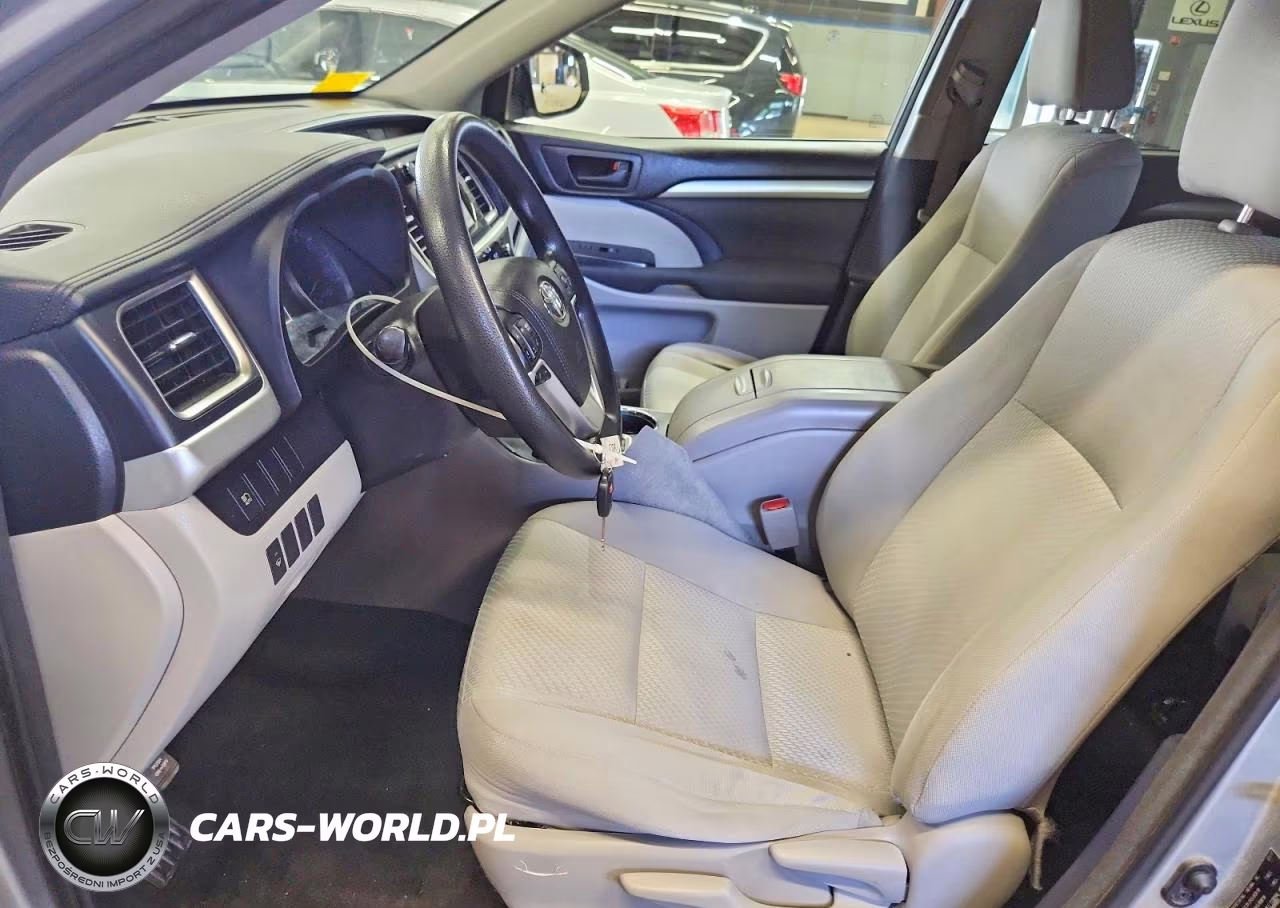 2017 Toyota Highlander Le VIN:5TDBZRFH7HS379670 - 7