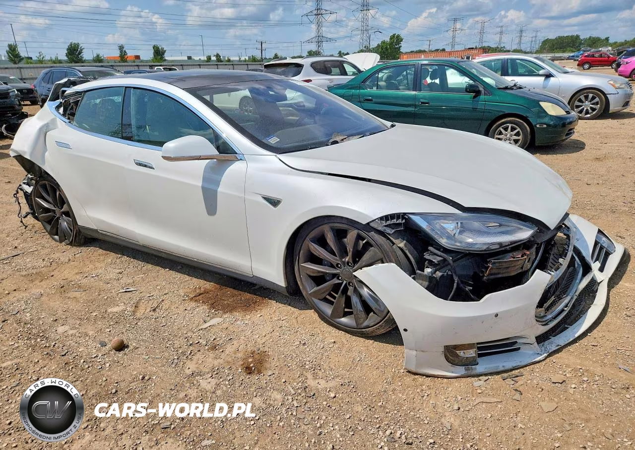 2015 Tesla Model S VIN:5YJSA1E29FF109105 - 4