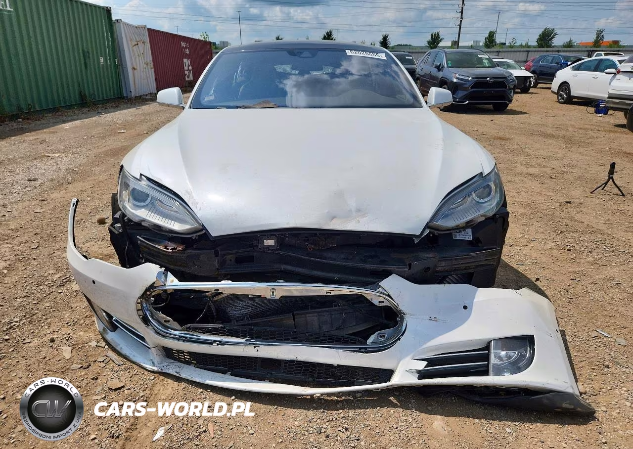 2015 Tesla Model S VIN:5YJSA1E29FF109105 - 5