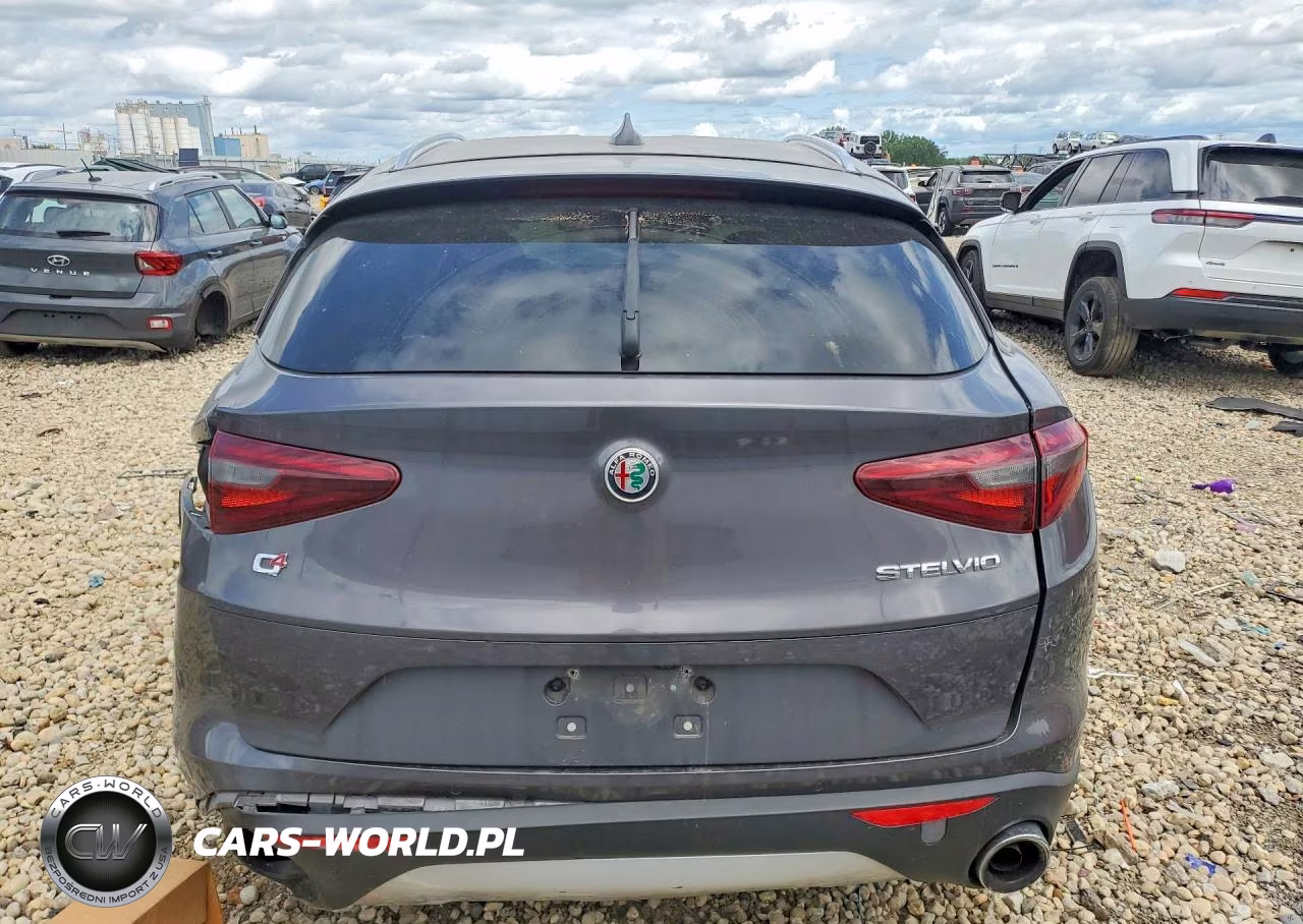 2018 Alfa Romeo Stelvio VIN:ZASFAKAN1J7B73748 - 6