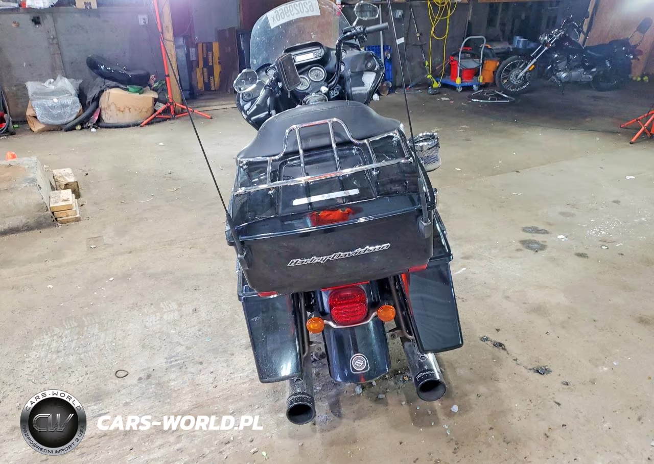 2011 Harley-Davidson Fltru VIN:1HD1KGM14BB636436 - 4