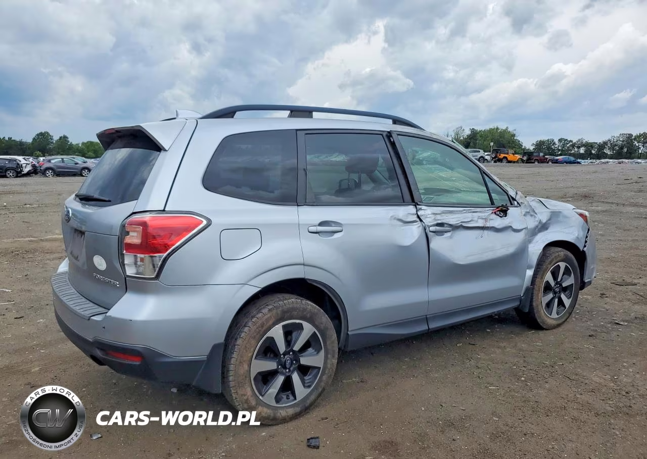 2018 Subaru Forester 2.5I Premium VIN:JF2SJAEC0JH471777 - 3