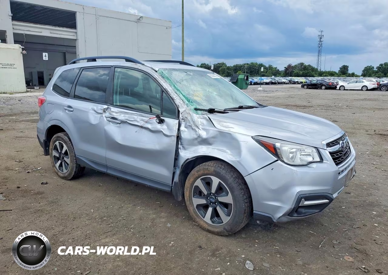 2018 Subaru Forester 2.5I Premium VIN:JF2SJAEC0JH471777 - 4