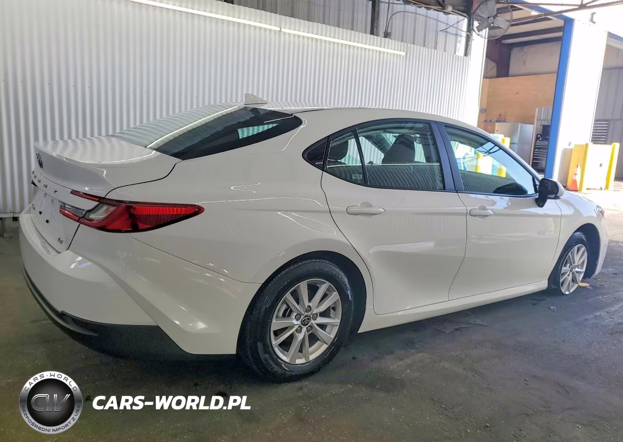 2026 Toyota Camry Le VIN:4T1DAACK7TU242178 - 3