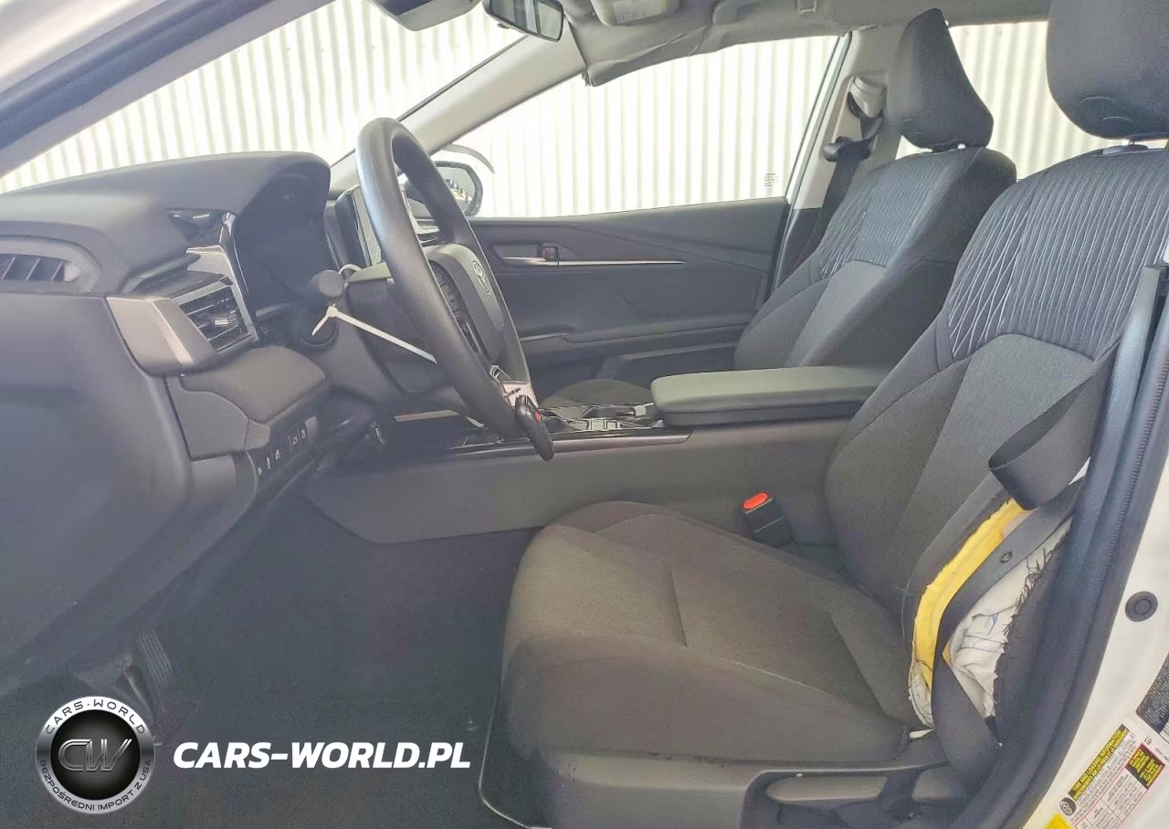 2026 Toyota Camry Le VIN:4T1DAACK7TU242178 - 7