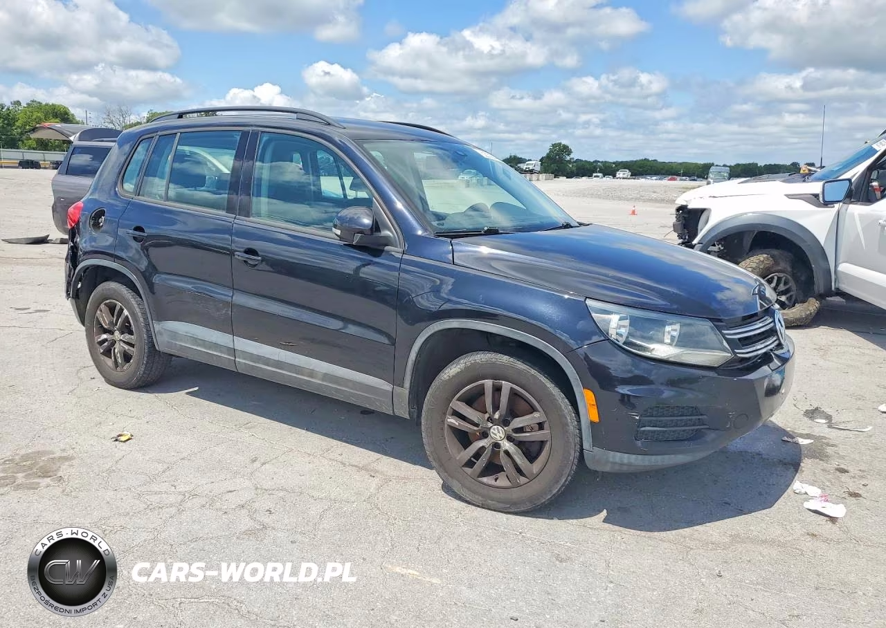 2016 Volkswagen Tiguan S VIN:WVGBV7AX7GW548420 - 4