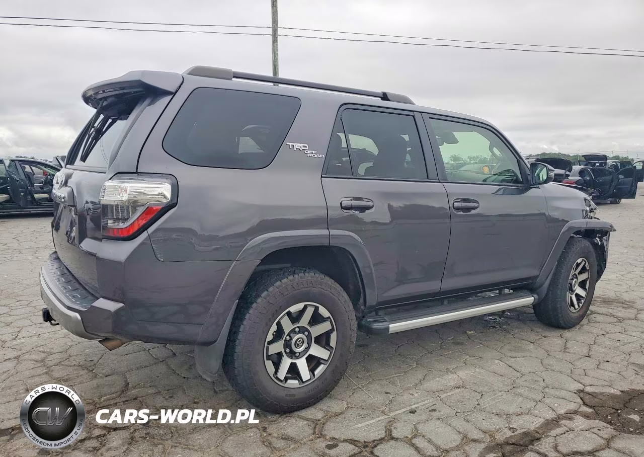 2020 Toyota 4Runner Trd Off-Road Premium VIN:JTEBU5JR8L5739207 - 3