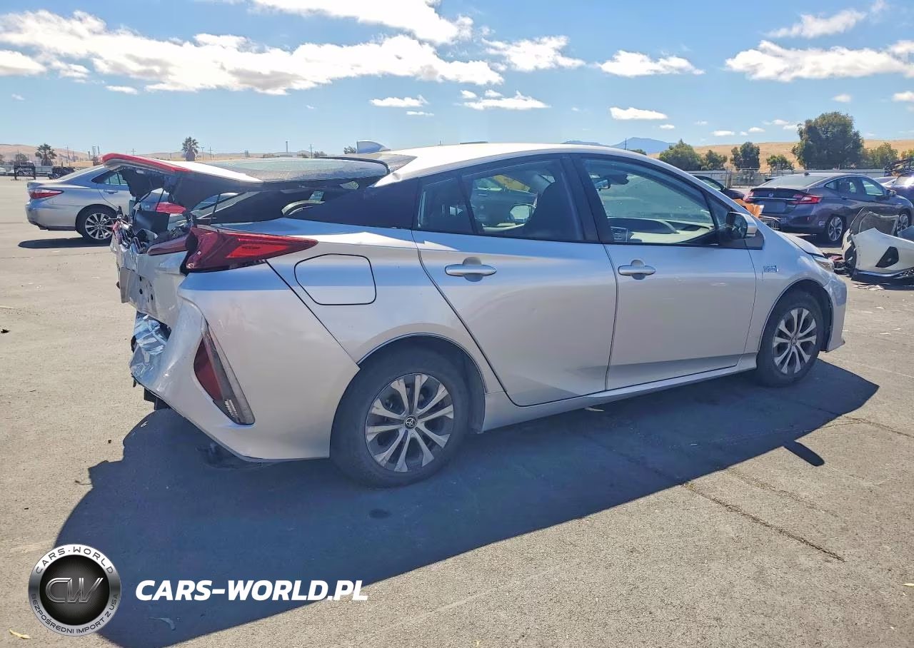 2021 Toyota Prius Prime Le VIN:JTDKAMFP2M3191586 - 3