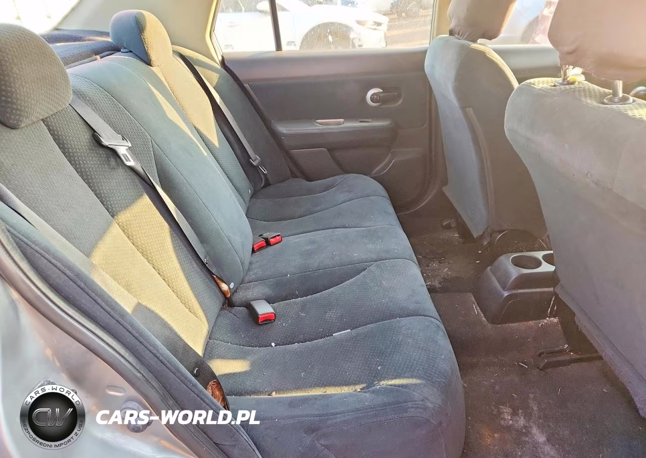 2010 Nissan Versa 1.8 S VIN:3N1BC1AP5AL384088 - 10