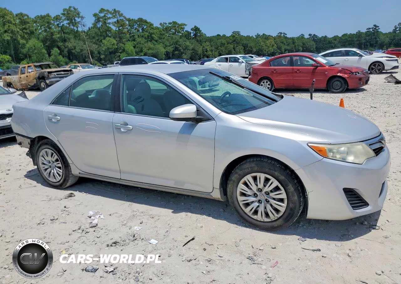 2013 Toyota Camry Le VIN:4T1BF1FKXDU662085 - 4