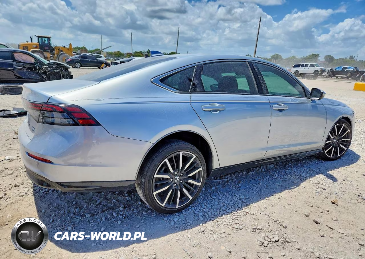 2025 Honda Accord Touring Hybrid VIN:1HGCY2F89SA036122 - 3