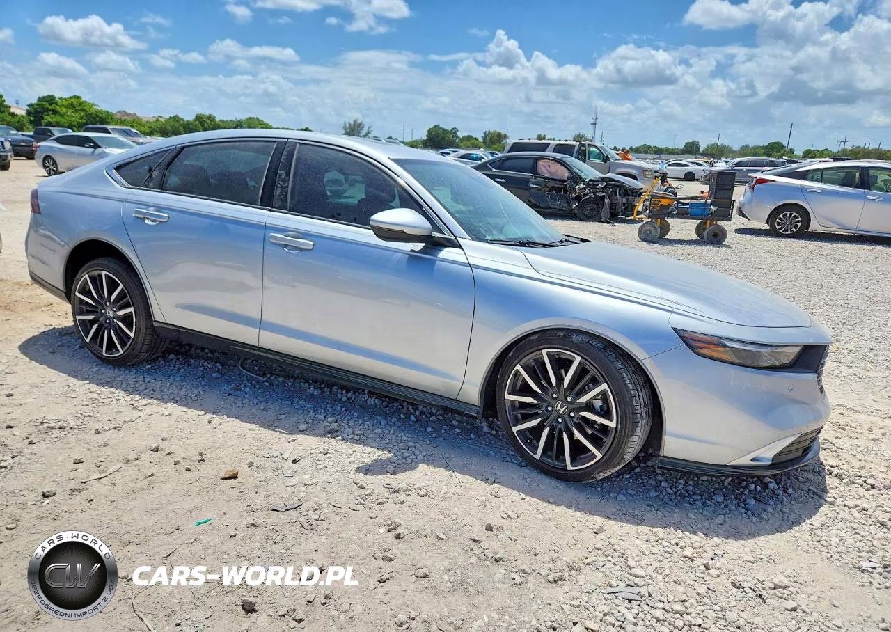 2025 Honda Accord Touring Hybrid VIN:1HGCY2F89SA036122 - 4