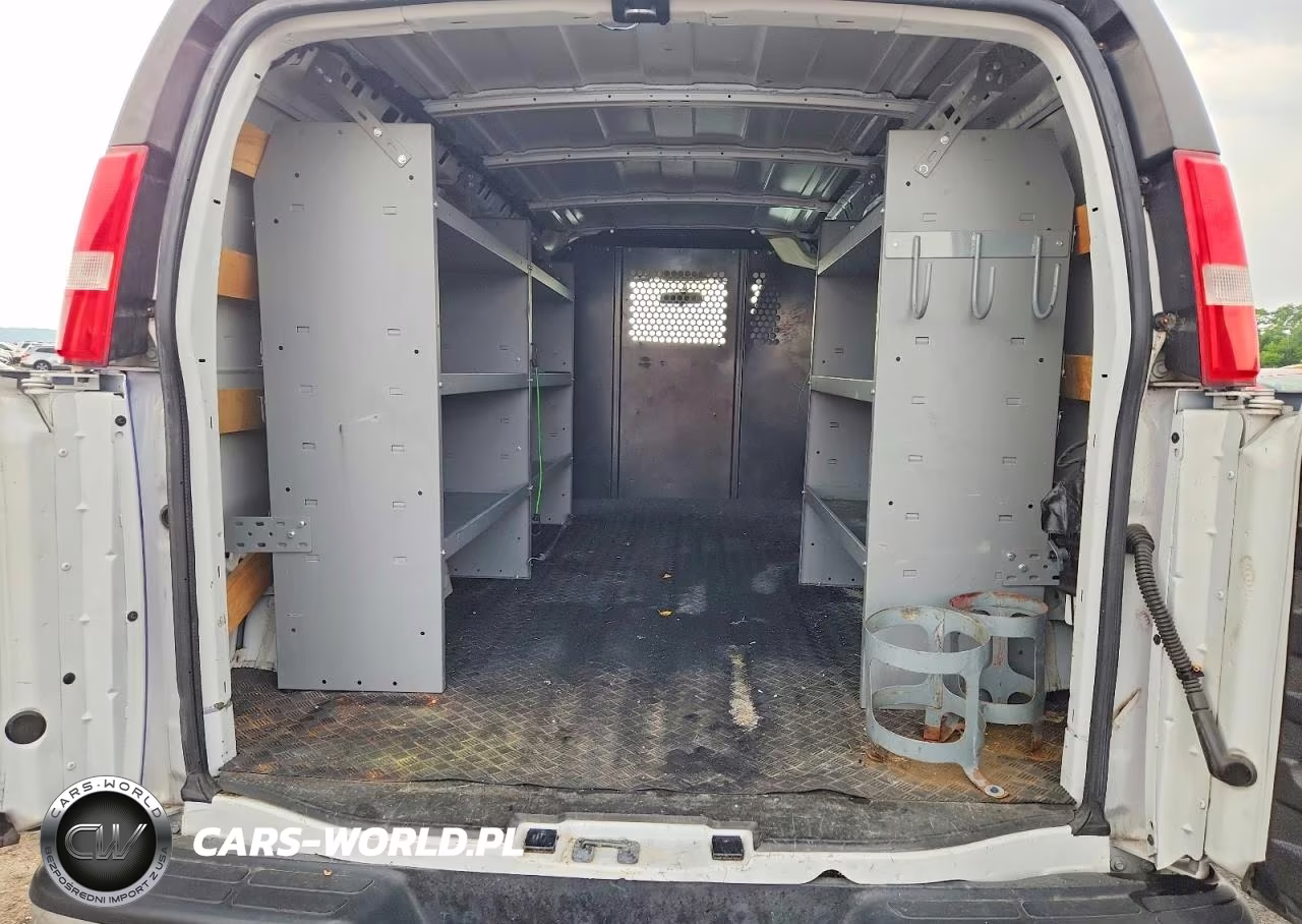 2022 GMC Savana G2500 VIN:1GTW7AFP0N1168464 - 10