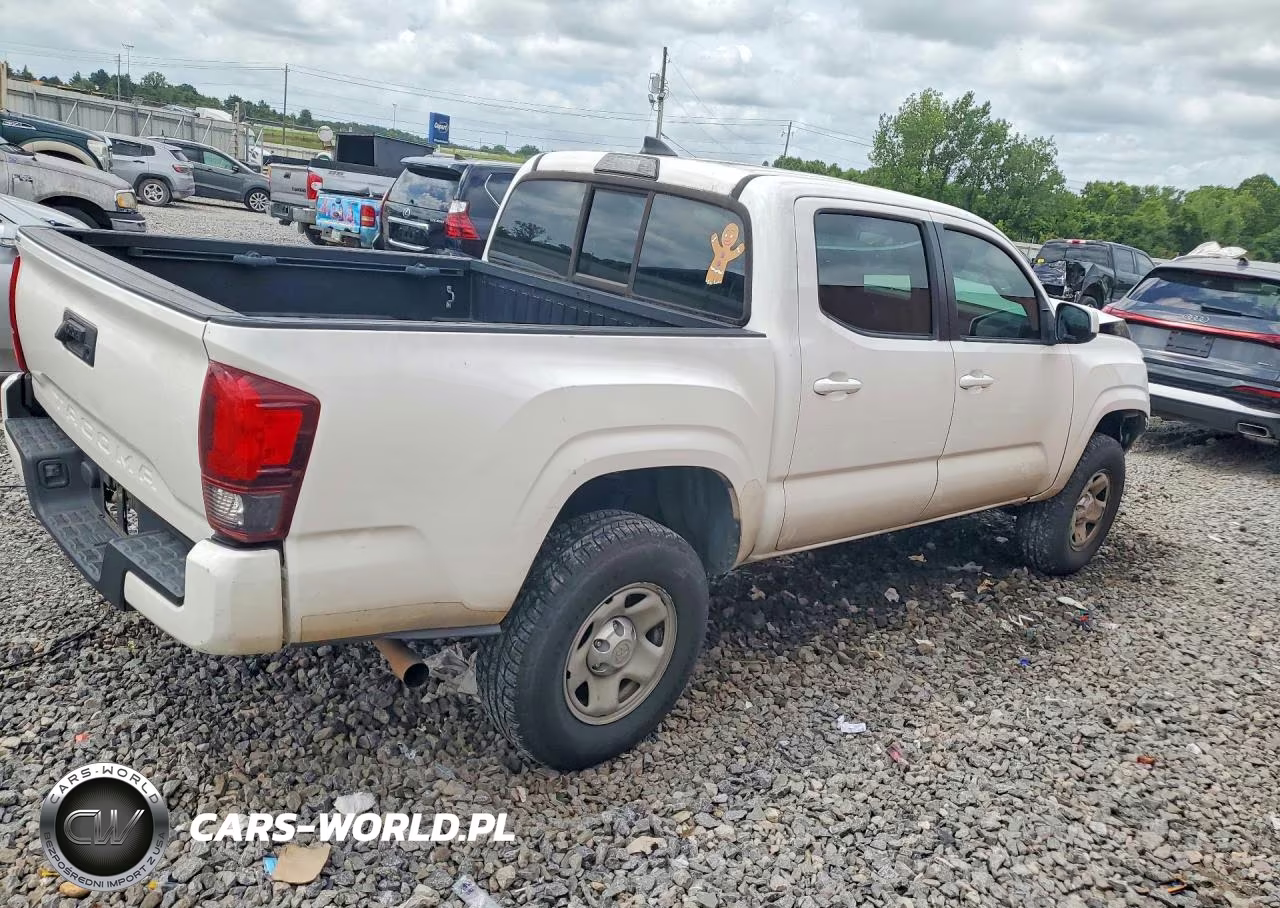 2018 Toyota Tacoma Sr VIN:5TFAX5GN4JX128457 - 3