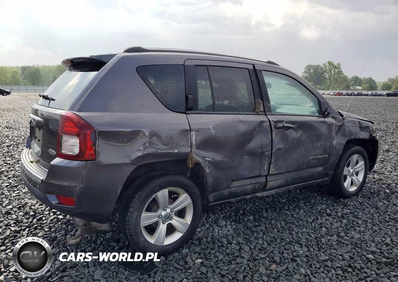 2015 Jeep Compass Latitude VIN:1C4NJCEA4FD414034 - 3