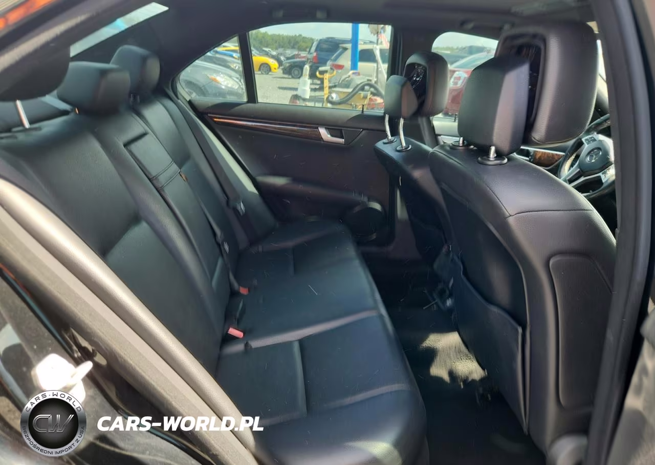 2012 Mercedes-Benz C 300 4Matic VIN:WDDGF8BB0CF910510 - 10