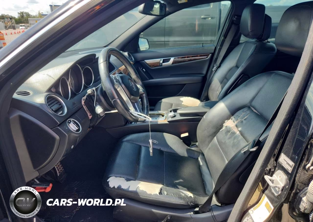 2012 Mercedes-Benz C 300 4Matic VIN:WDDGF8BB0CF910510 - 12