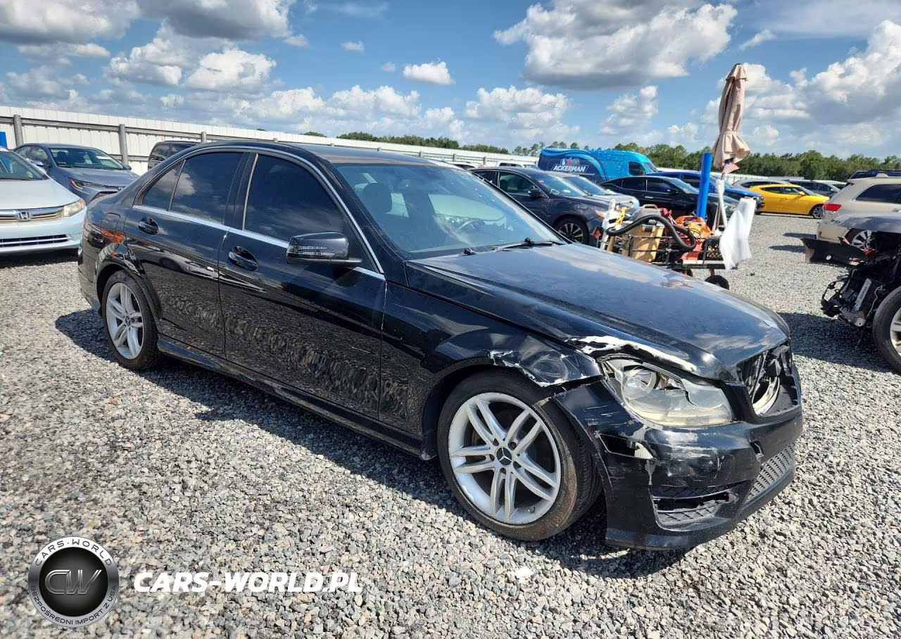 2012 Mercedes-Benz C 300 4Matic VIN:WDDGF8BB0CF910510 - 4
