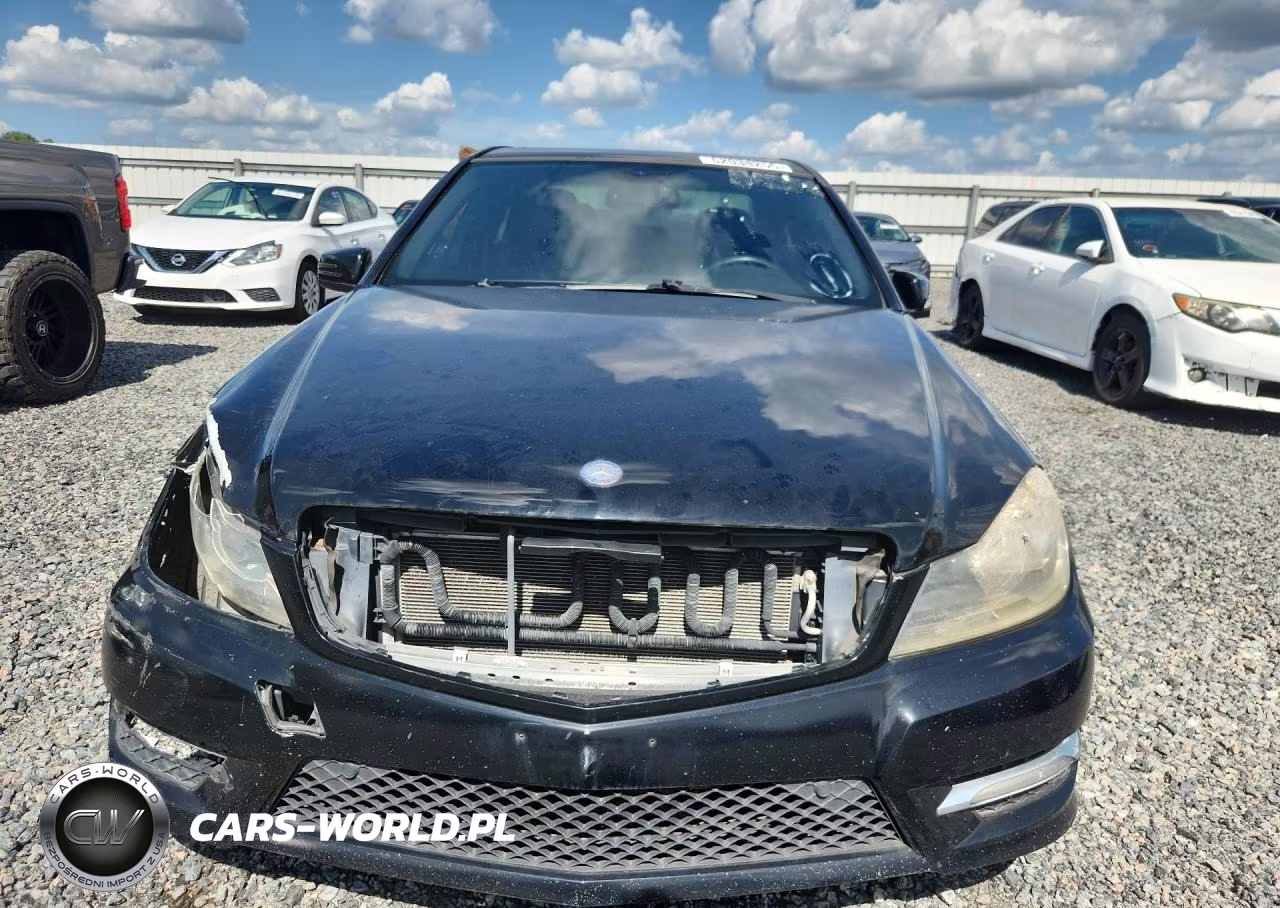 2012 Mercedes-Benz C 300 4Matic VIN:WDDGF8BB0CF910510 - 5