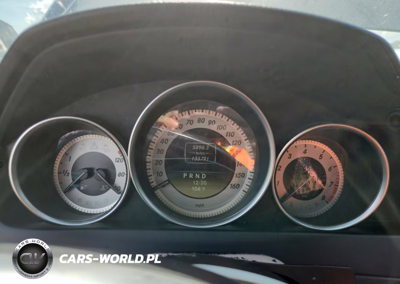 2012 Mercedes-Benz C 300 4Matic VIN:WDDGF8BB0CF910510 - 9