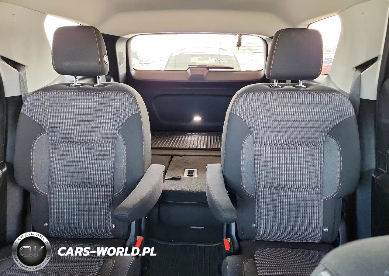 2018 Chevrolet Traverse Lt VIN:1GNERGKW0JJ119952 - 10