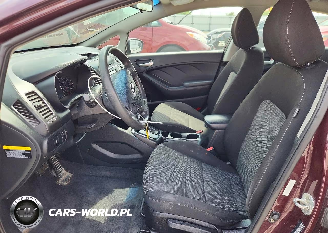 2018 Kia Forte Lx VIN:3KPFK4A74JE264046 - 7