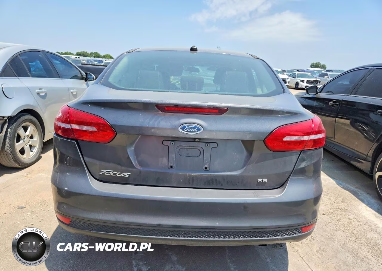 2016 Ford Focus Se VIN:1FADP3F26GL226758 - 6