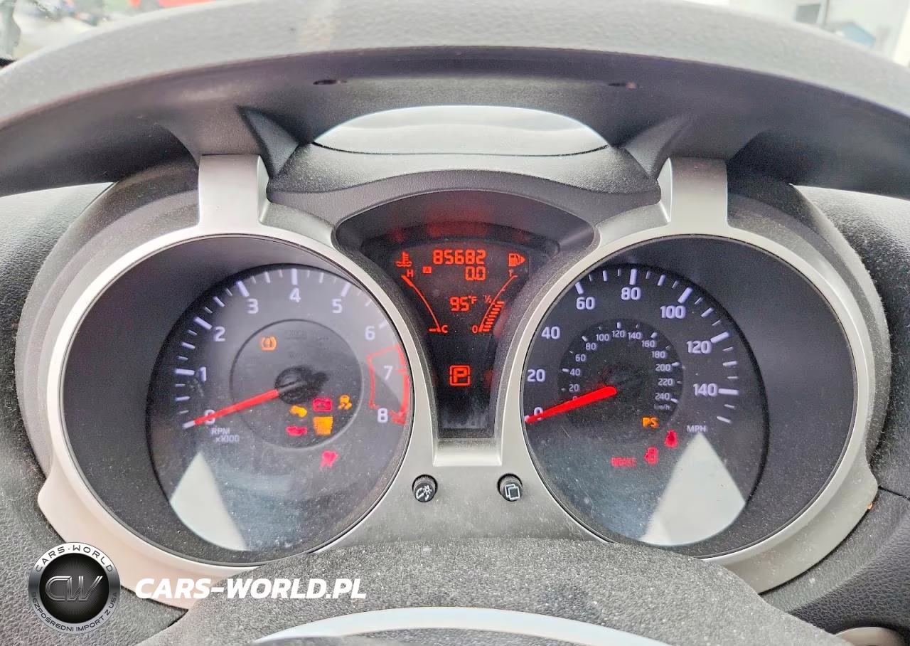 2011 Nissan Juke S VIN:JN8AF5MV3BT024675 - 9