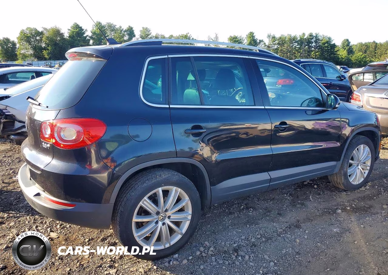 2011 Volkswagen Tiguan S VIN:WVGAV7AX1BW550801 - 3