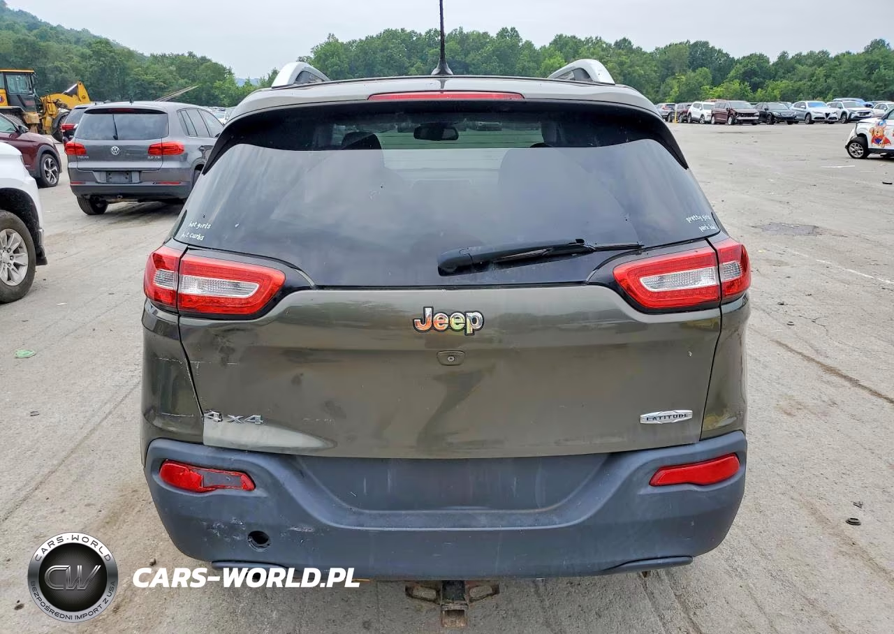 2015 Jeep Cherokee Latitude VIN:1C4PJMCB2FW645626 - 6