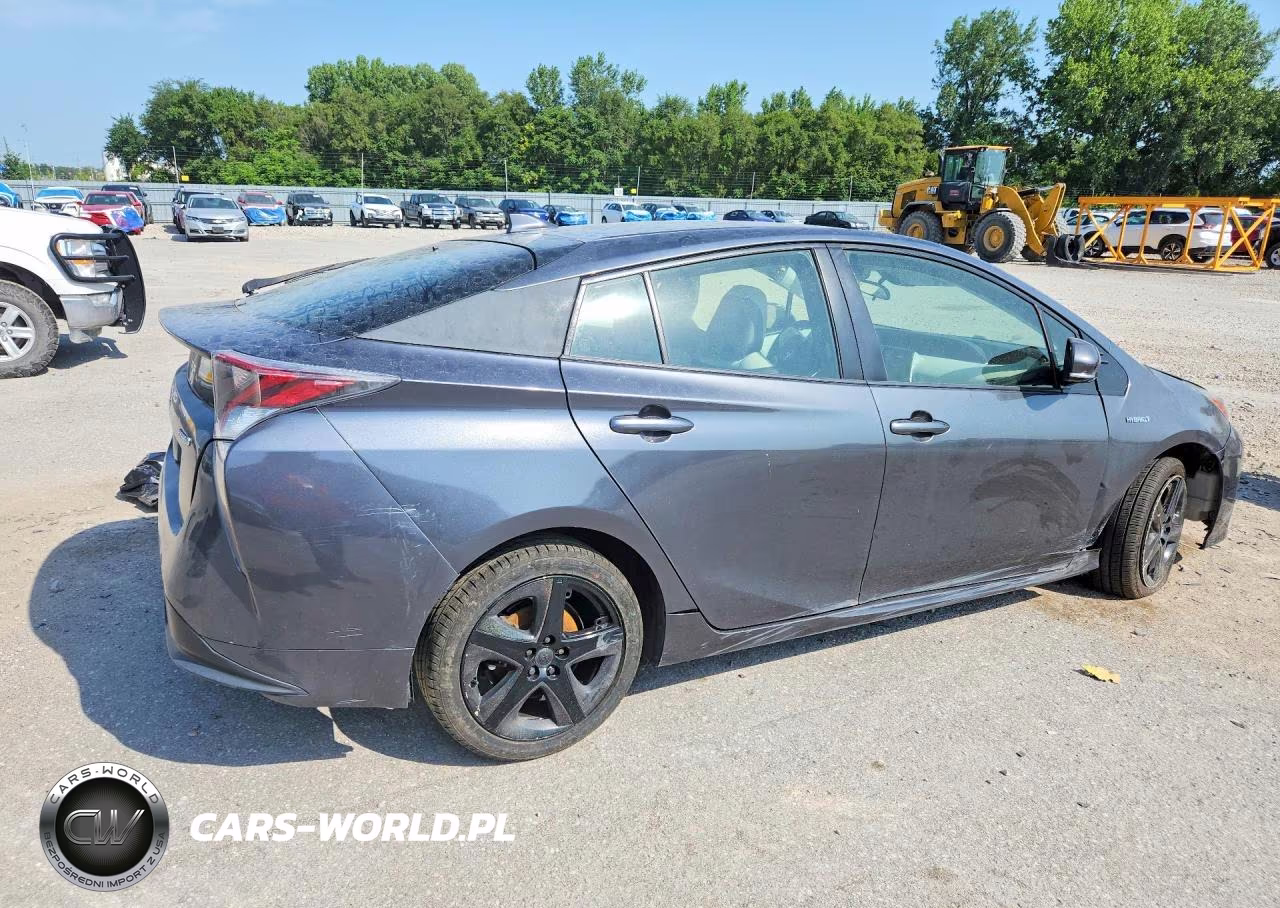 2016 Toyota Prius Three Touring VIN:JTDKARFU0G3019340 - 3