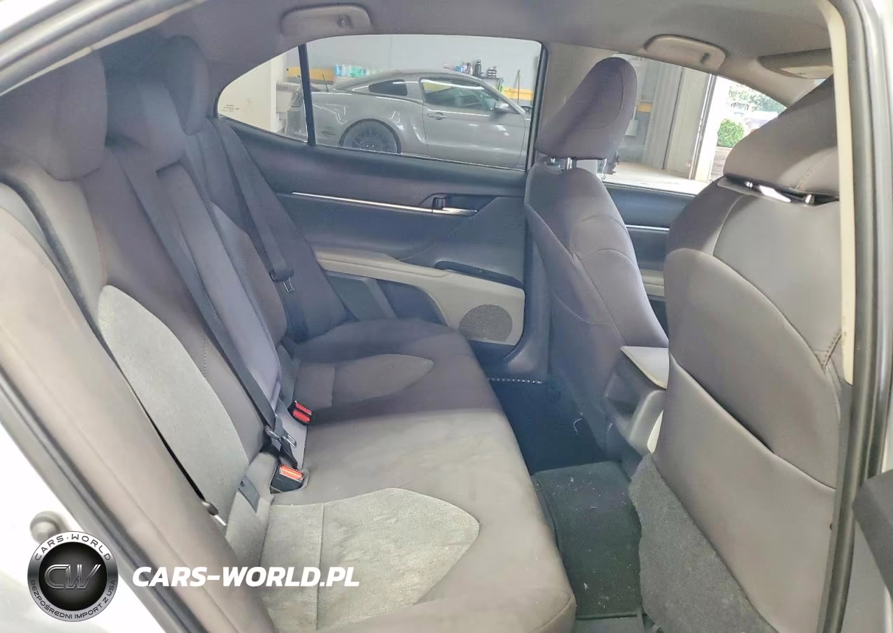 2019 Toyota Camry Le VIN:4T1B11HK3KU803846 - 10