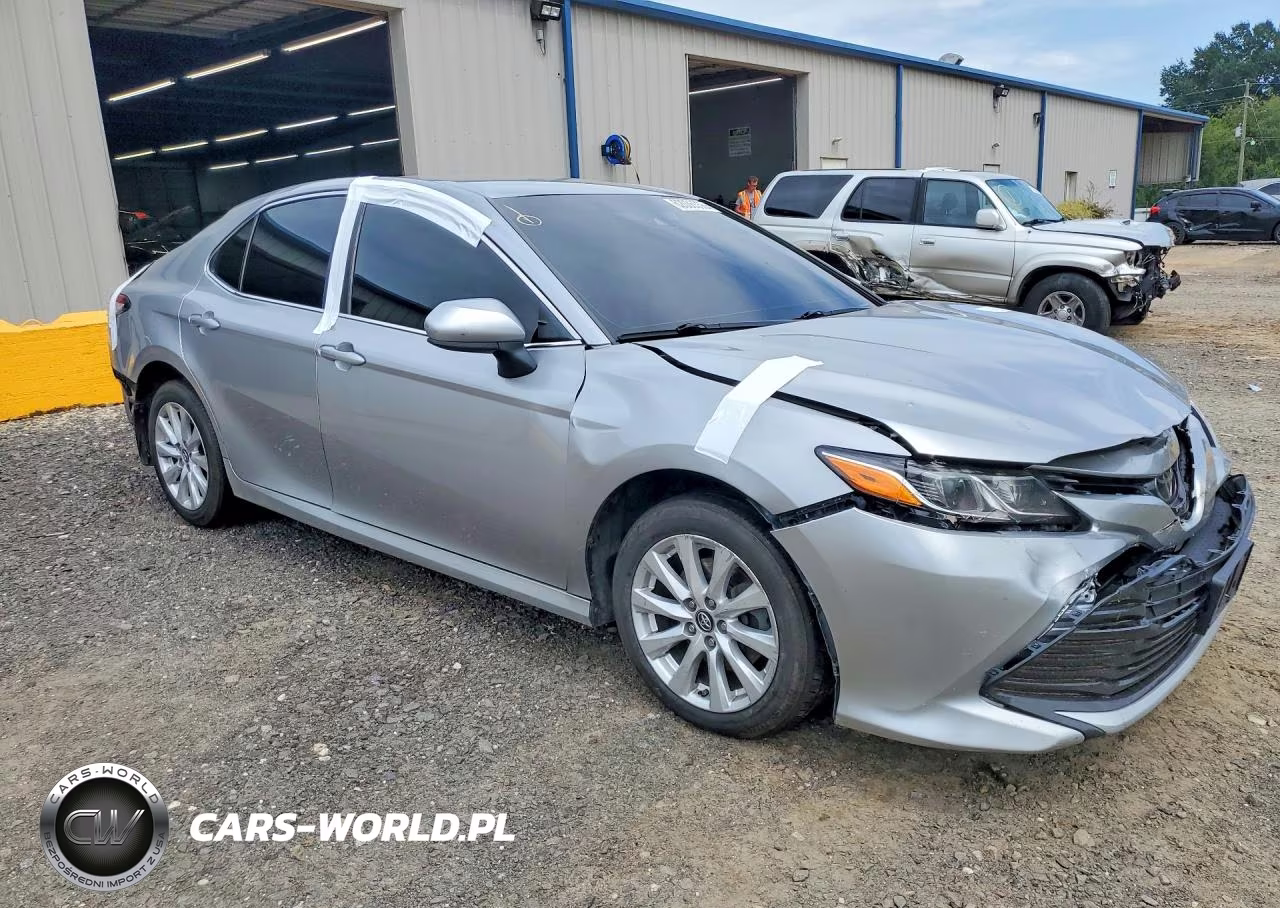 2019 Toyota Camry Le VIN:4T1B11HK3KU803846 - 4