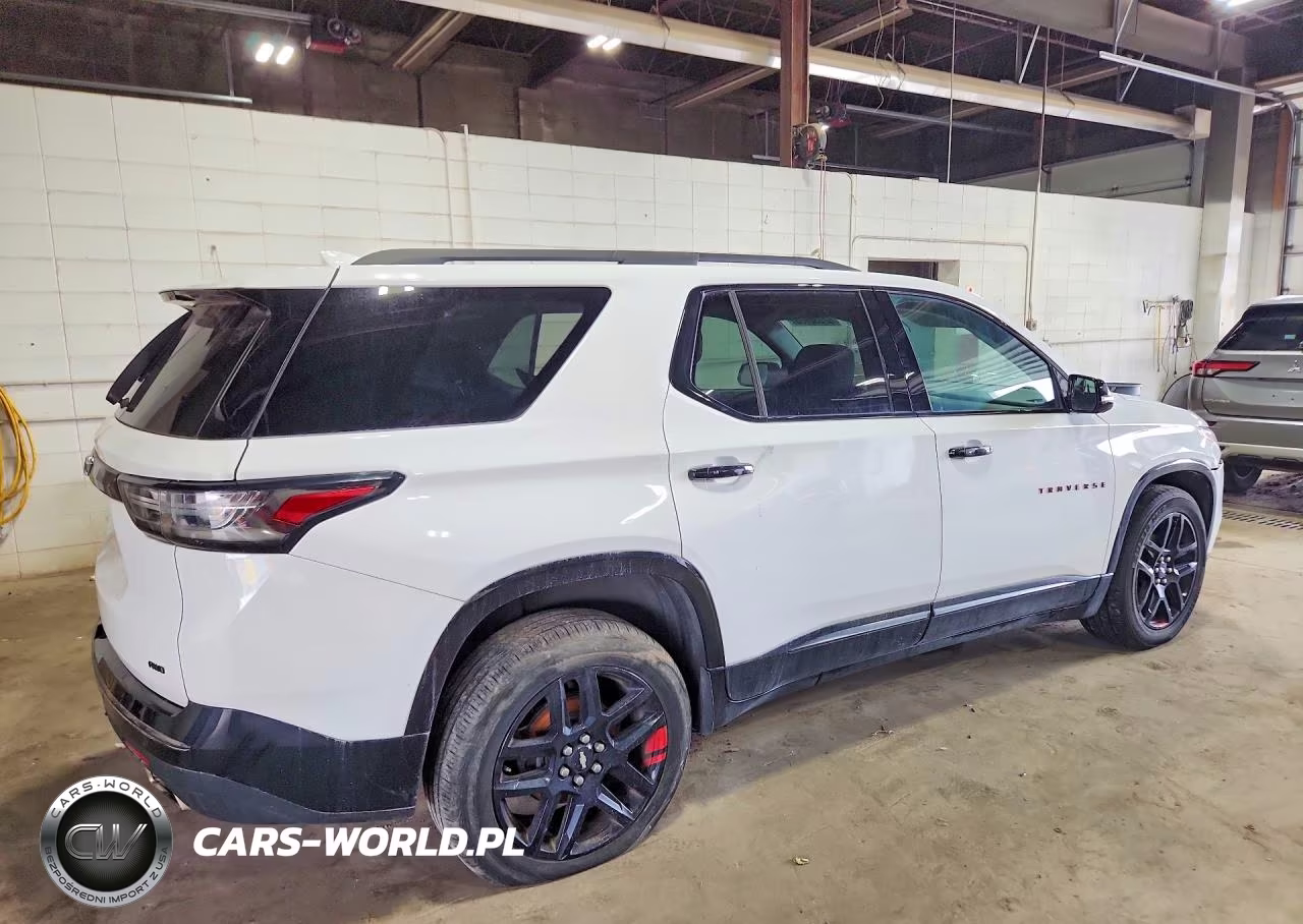 2020 Chevrolet Traverse Premier VIN:1GNEVKKW7LJ169720 - 3