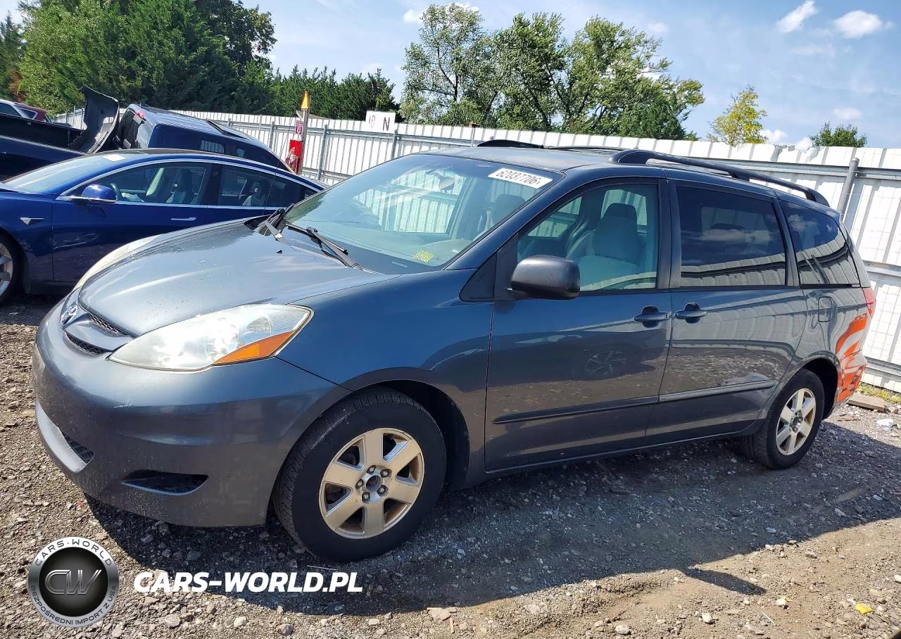 2009 Toyota Sienna Le 7-Passenger