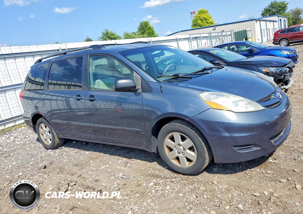 2009 Toyota Sienna Le 7-Passenger VIN:5TDZK23C29S272109 - 4