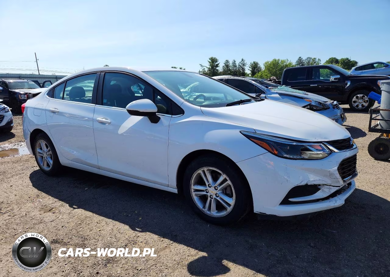 2017 Chevrolet Cruze Lt VIN:1G1BE5SMXH7273627 - 4