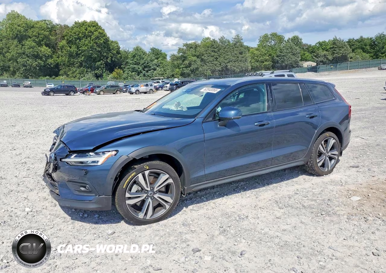 2025 Volvo V60 Cross Country Plus – zdjęcie 1 z 14