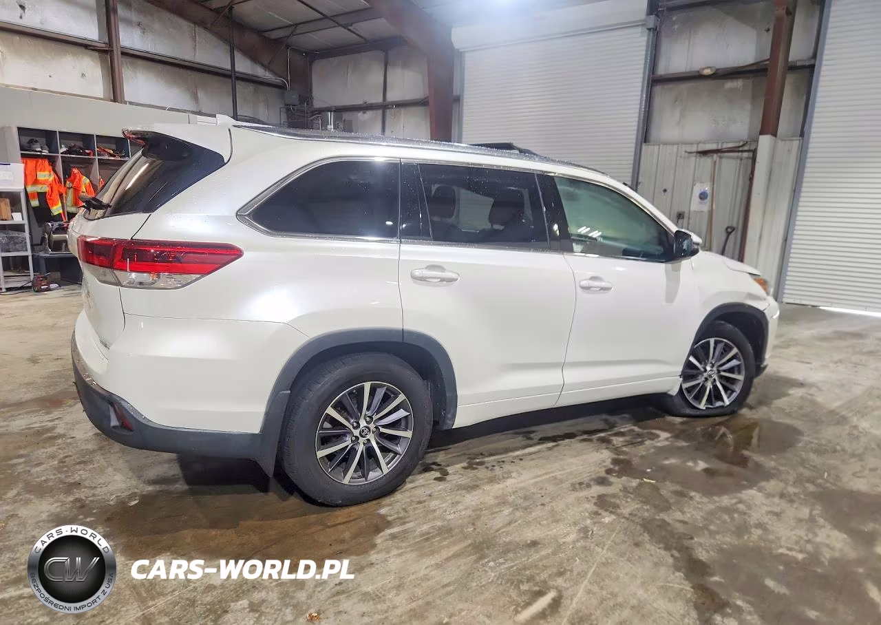 2017 Toyota Highlander Xle VIN:5TDJZRFH0HS394989 - 3