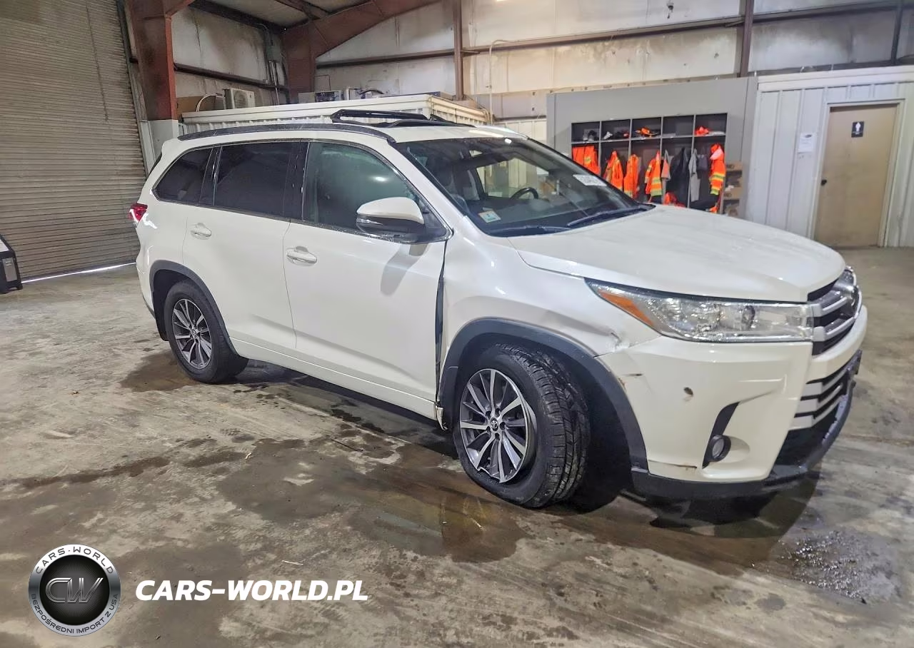 2017 Toyota Highlander Xle VIN:5TDJZRFH0HS394989 - 4