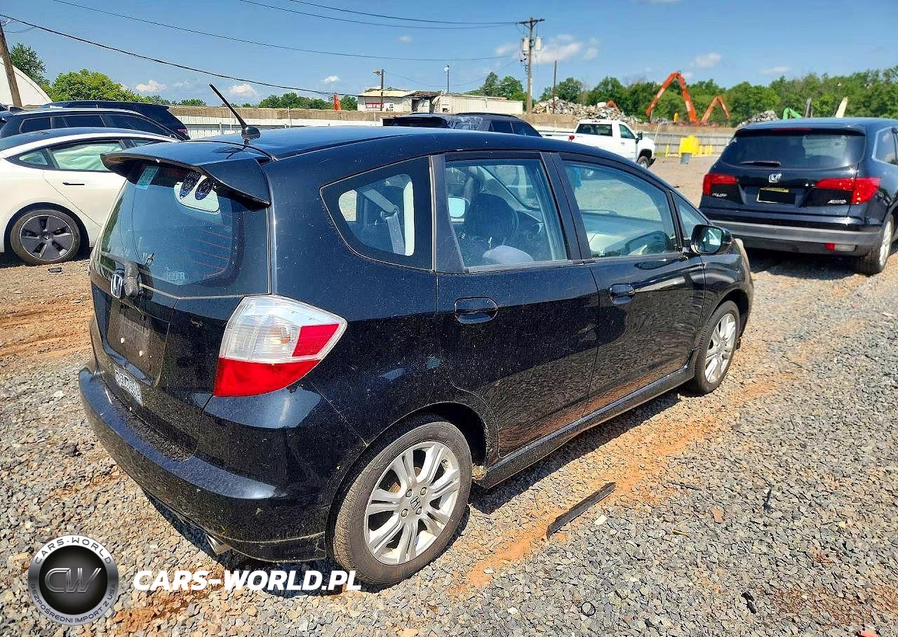 2010 Honda Fit Sport VIN:JHMGE8G42AC002712 - 3