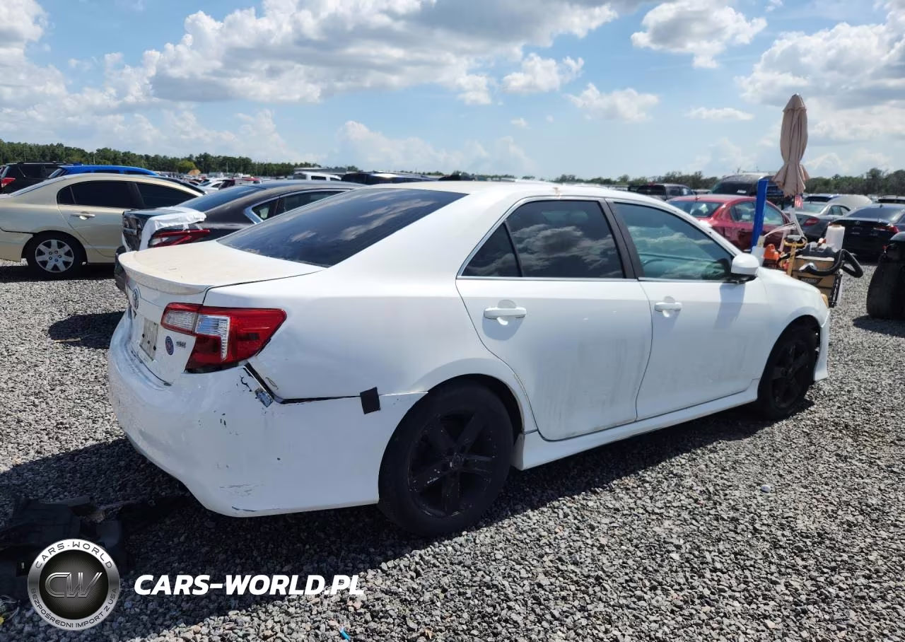 2014 Toyota Camry Se VIN:4T1BF1FK6EU426812 - 3