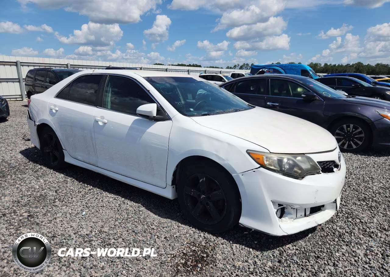 2014 Toyota Camry Se VIN:4T1BF1FK6EU426812 - 4