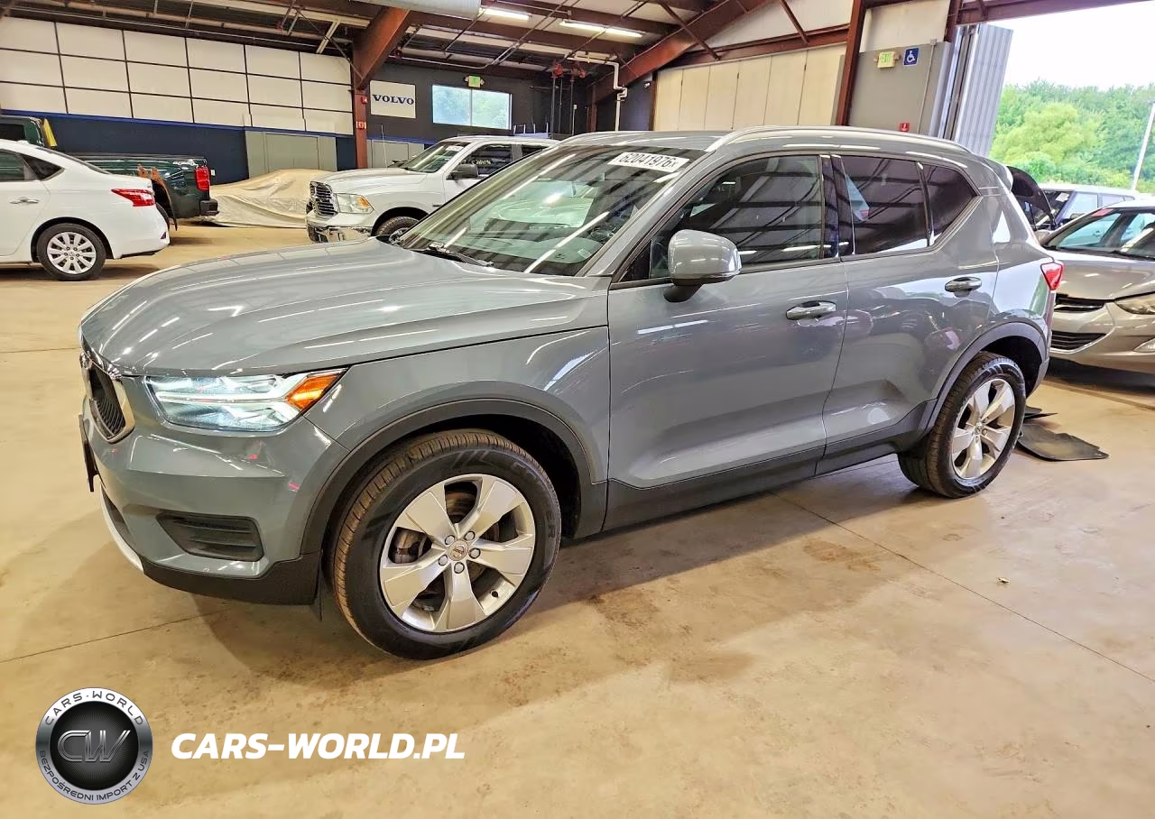 2020 Volvo Xc40 T5 Momentum