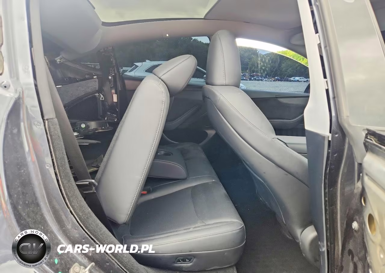 2026 Tesla Model Y VIN:7SAYGDEE4TA385708 - 10