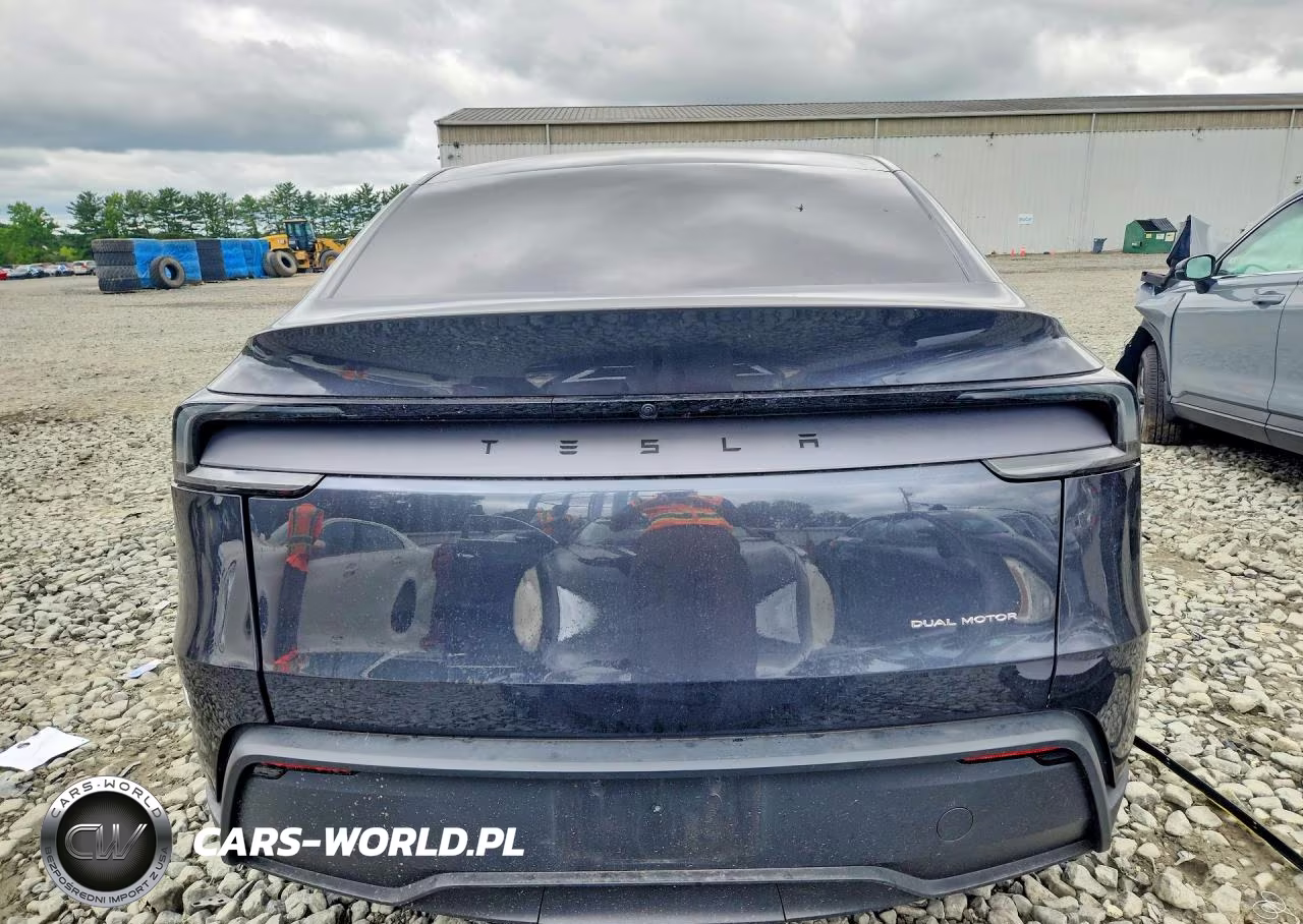 2026 Tesla Model Y VIN:7SAYGDEE4TA385708 - 6