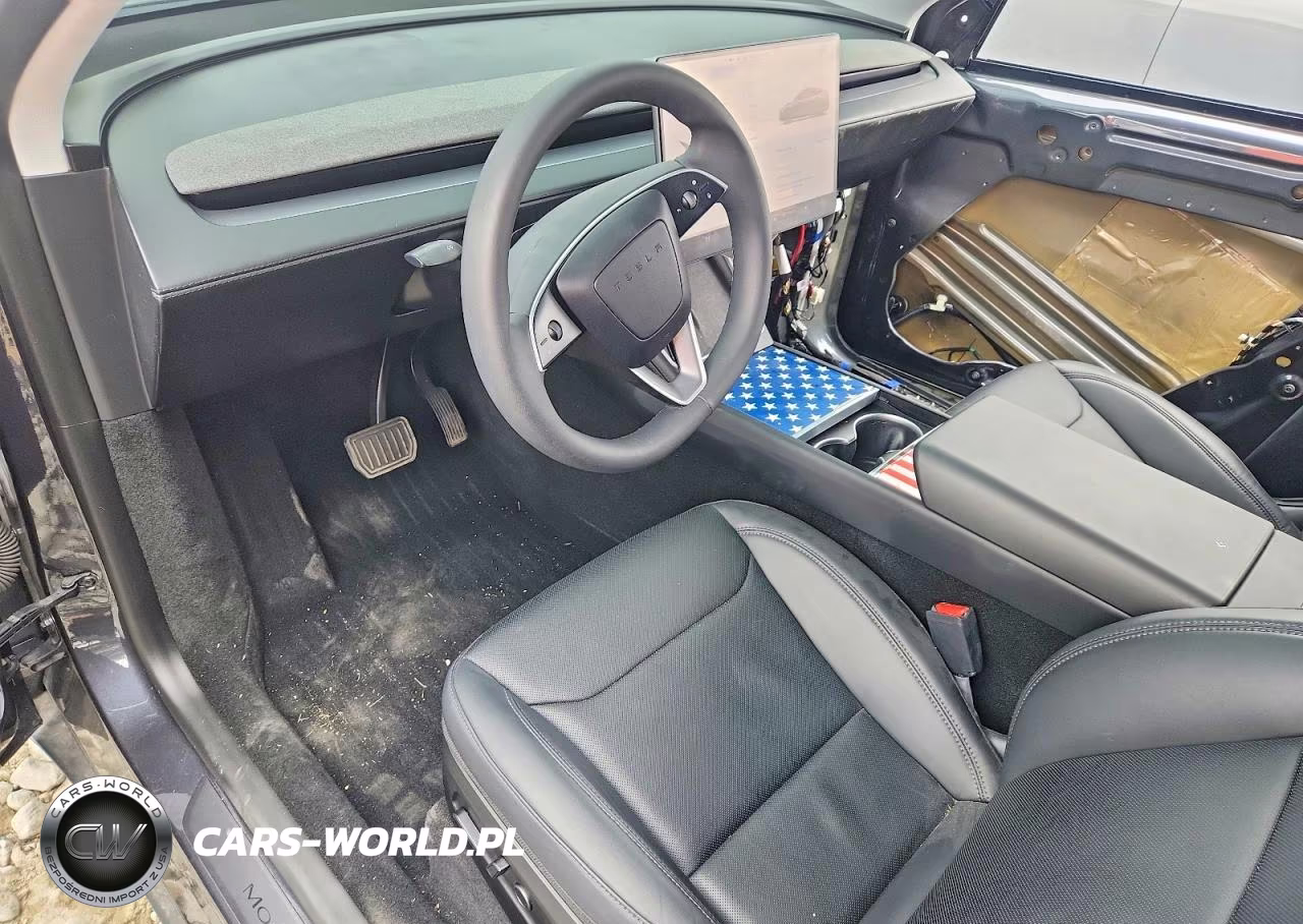 2026 Tesla Model Y VIN:7SAYGDEE4TA385708 - 8