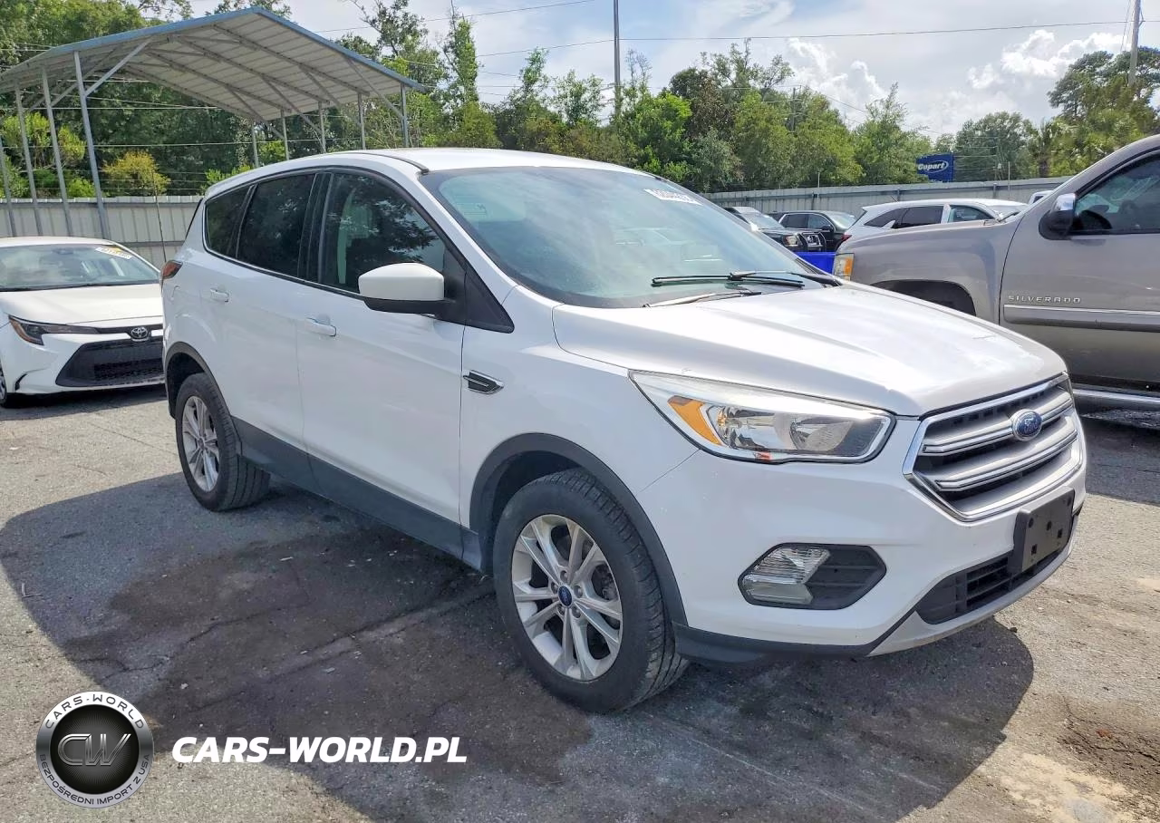 2017 Ford Escape Se VIN:1FMCU9GD9HUB05781 - 4
