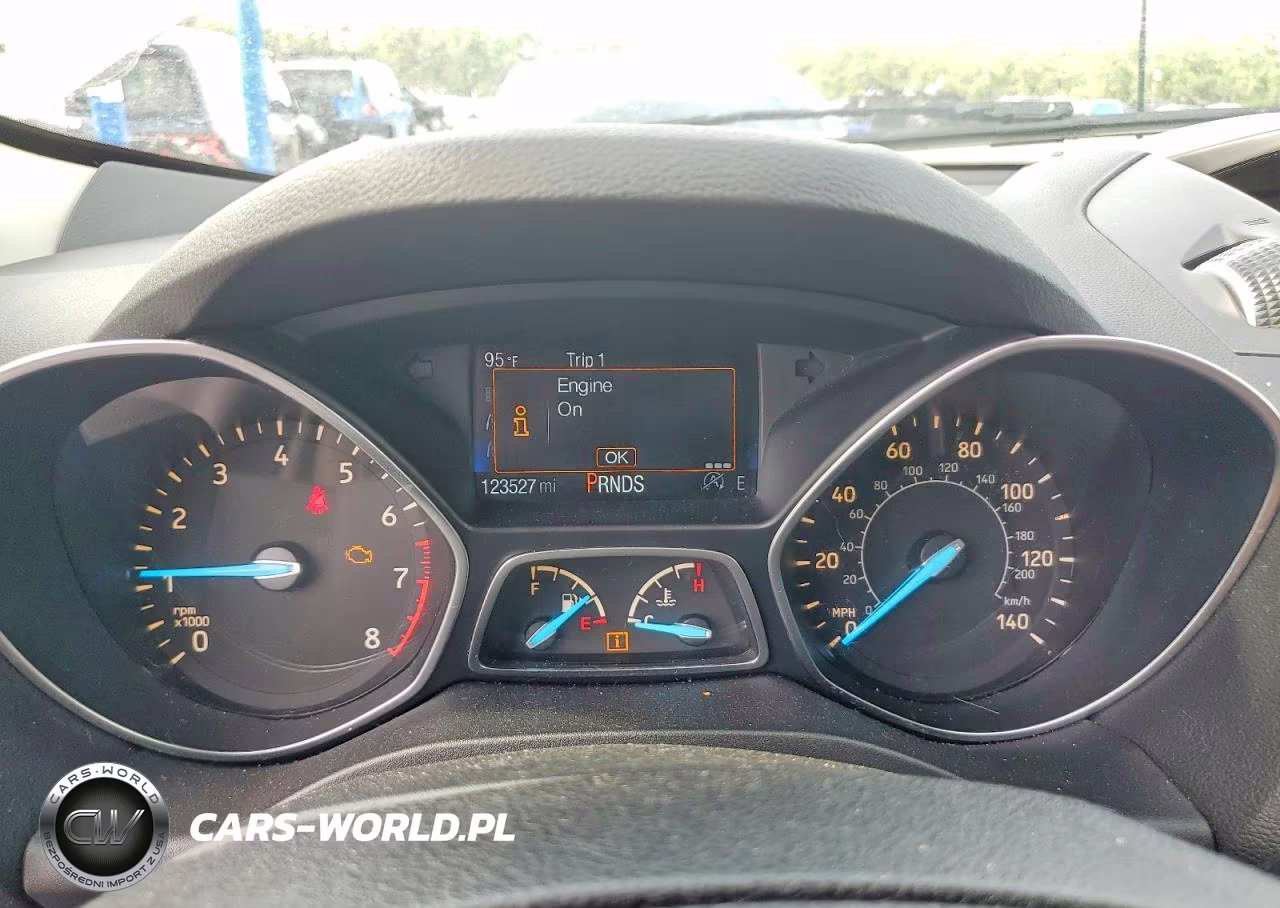 2017 Ford Escape Se VIN:1FMCU9GD9HUB05781 - 9