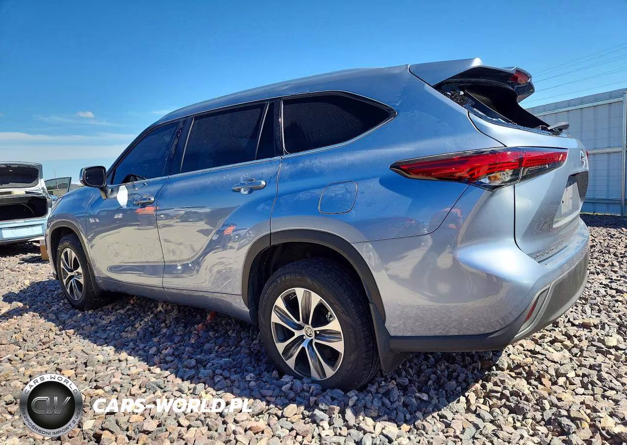 2022 Toyota Highlander Xle VIN:5TDHZRBH9NS208933 - 2